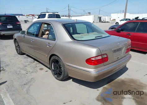 2000 Mercedes-Benz E 430 z USA, uszkodzony, nr VIN WDBJF70J2YB052359